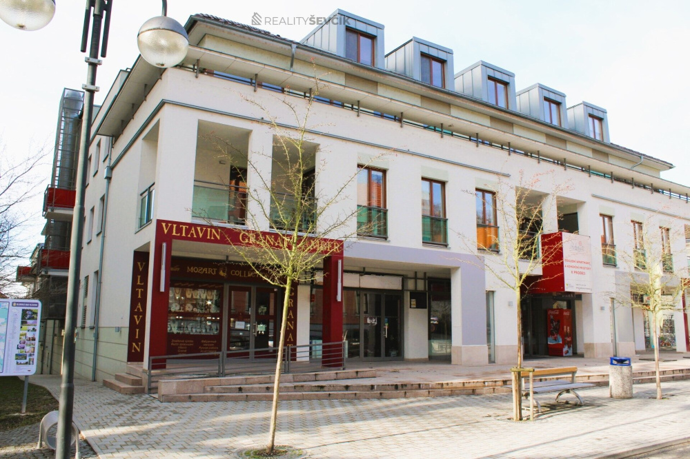 Moderní byt 1+kk k pronájmu v centru Hluboké nad Vltavou