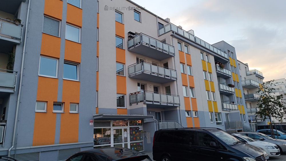 Pronájem bytu 1+kk s balkonem v Českých Budějovicích